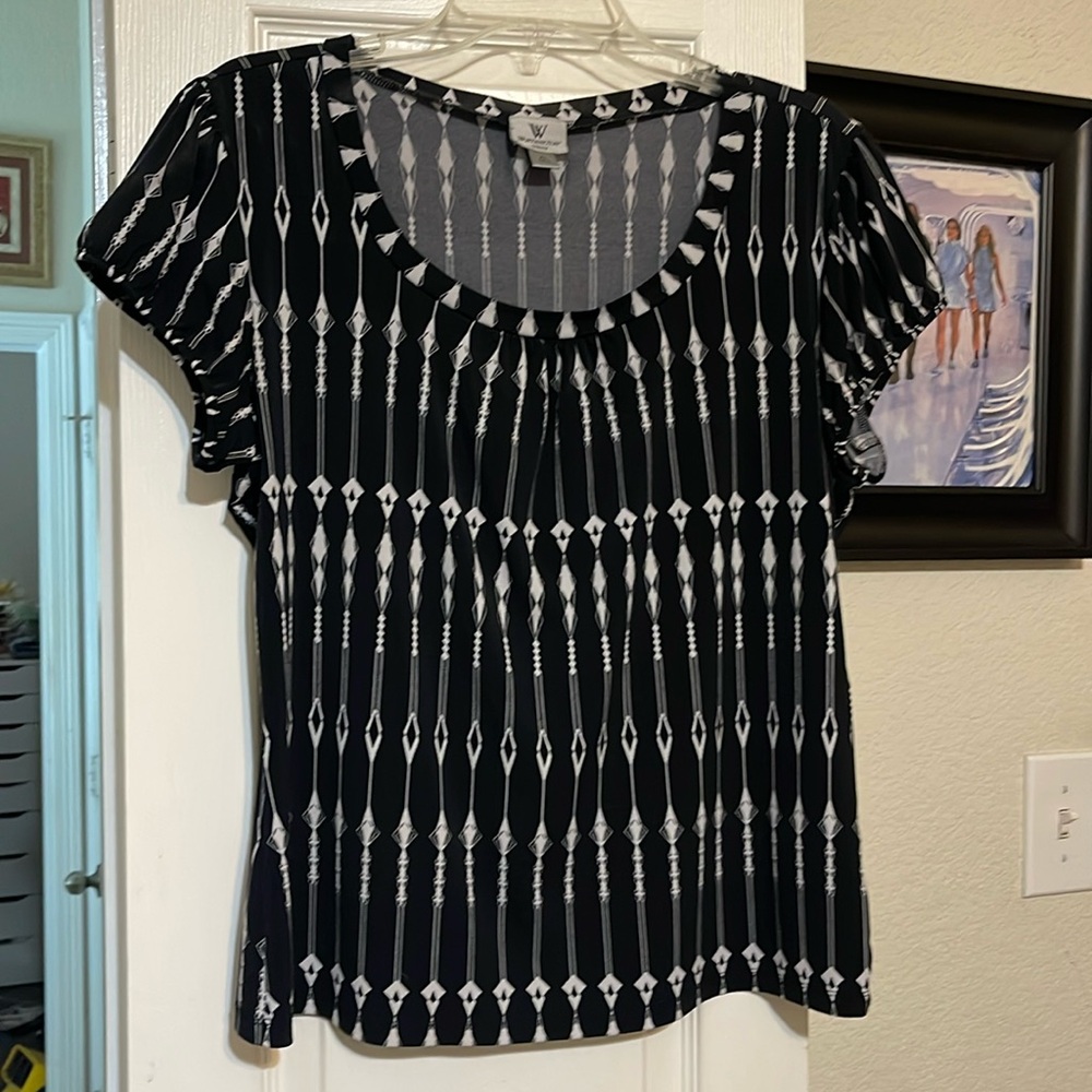 Short sleeve scoop neck blouse